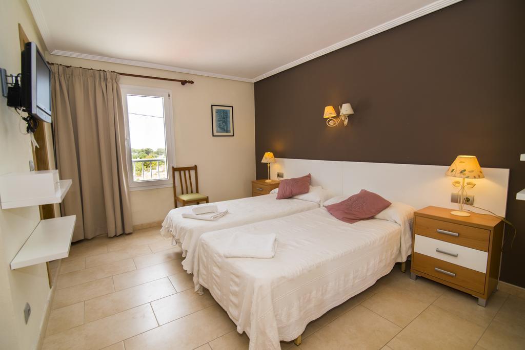 Hostal Cala Boix Es Cana Exterior foto