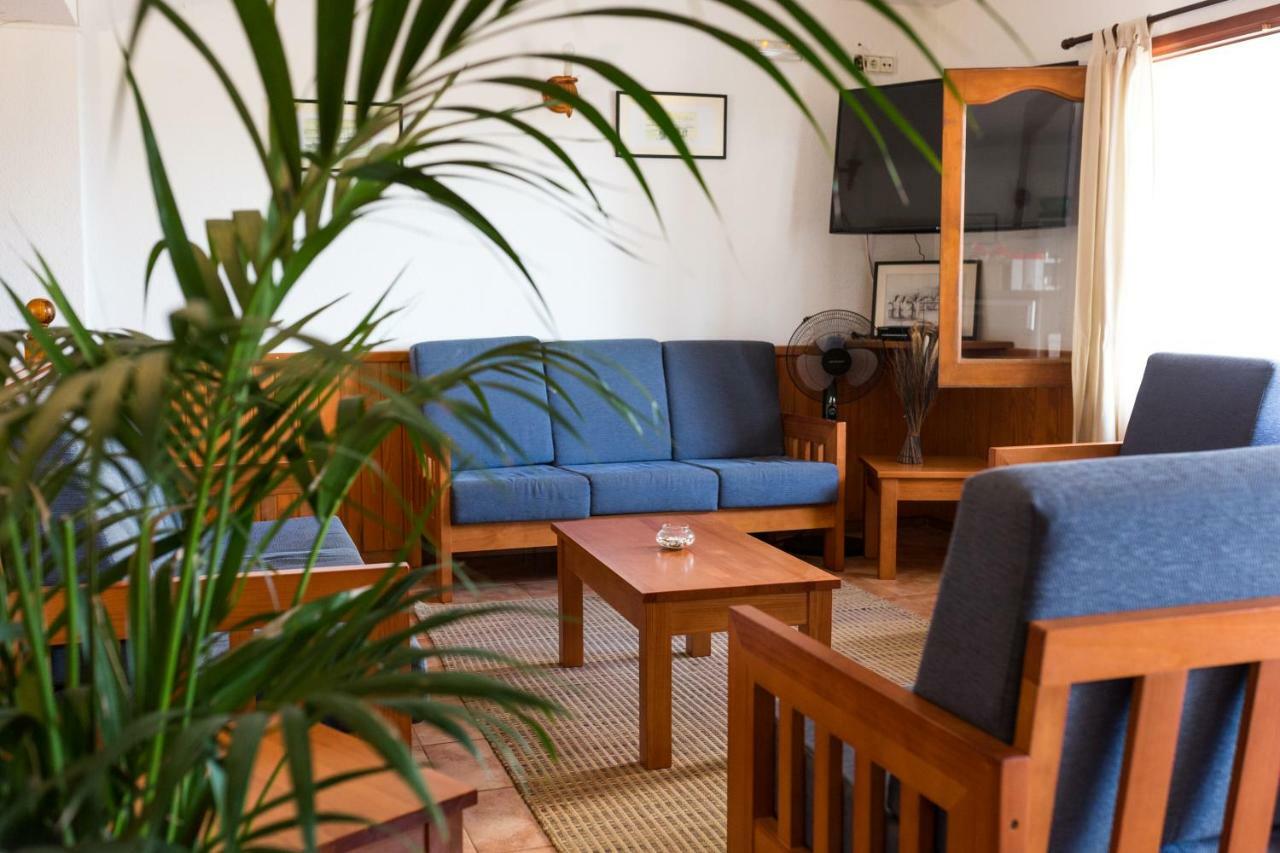 Hostal Cala Boix Es Cana Exterior foto
